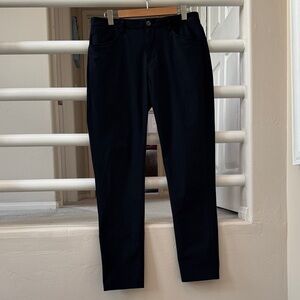 Vuori Black Waistband Detail